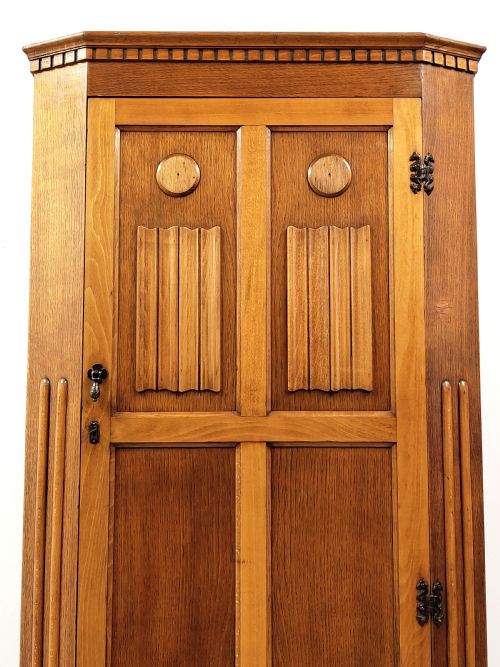 ANTIQUE LINEN FOLD STYLE GOLDEN OAK SINGLE HALL WARDROBE - ADDITIONAL PHOTO 13