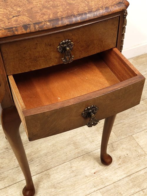 ANTIQUE PAIR OF DISTRESSED BURR WALNUT BEDSIDE LAMP TABLES CABINETS - ADDITIONAL PHOTO 11