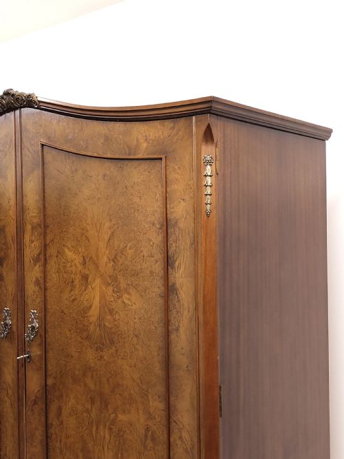 ANTIQUE BURR WALNUT DOUBLE WARDROBE ARMOIRE COMPACTUM - ADDITIONAL PHOTO 4