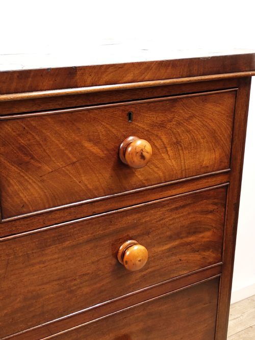 ANTIQUE VICTORIAN MAHOGANY CHEST OF DRAWERS - ADDITIONAL PHOTO 4