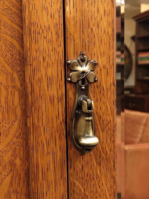 ANTIQUE SOLID GOLDEN OAK ARTS CRAFTS SINGLE HALL WARDROBE - ADDITIONAL PHOTO 1