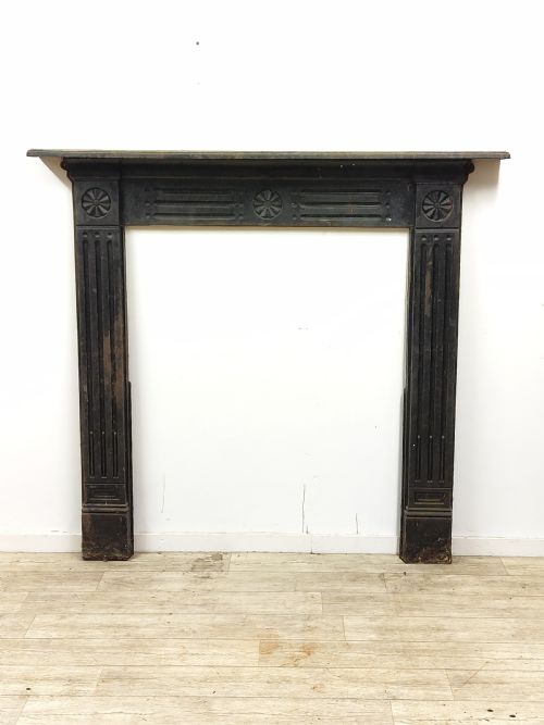 antique georgian cast iron bullseye fire surround - CATEGORY: ANTIQUE FIREPLACES - DATED GEORGIAN