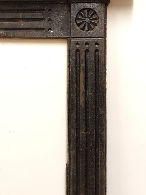 ANTIQUE GEORGIAN CAST IRON BULLSEYE FIRE SURROUND - ADDITIONAL PHOTO 9