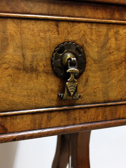 ANTIQUE LATE 19TH CENTURY BURR WALNUT LEATHER TOP WRITING OFFICE DESK WITH LYRE ENDS - ADDITIONAL PHOTO 4
