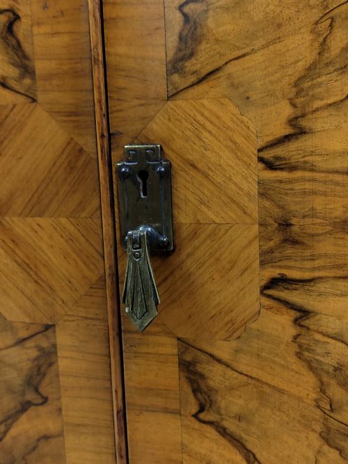 DIMINUTIVE ANTIQUE EDWARDIAN BOOKMATCHED BURR WALNUT TALLBOY WARDROBE - ADDITIONAL PHOTO 3