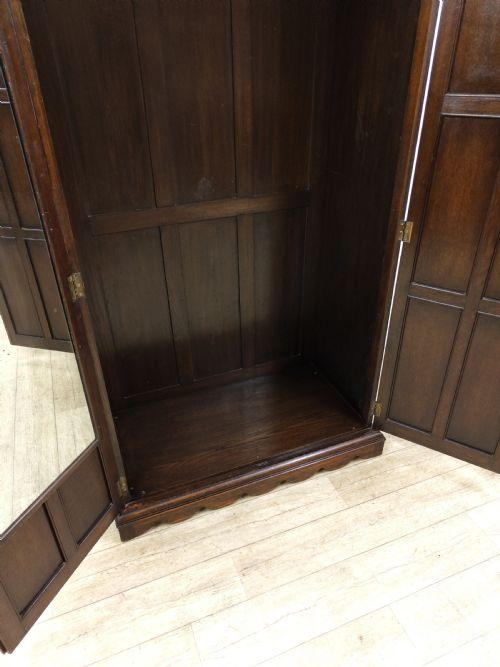 ANTIQUE GEOMETRIC SOLID OAK SINGLE HALL WARDROBE ARMOIRE - ADDITIONAL PHOTO 5