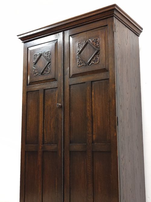 ANTIQUE GEOMETRIC SOLID OAK SINGLE HALL WARDROBE ARMOIRE - ADDITIONAL PHOTO 8