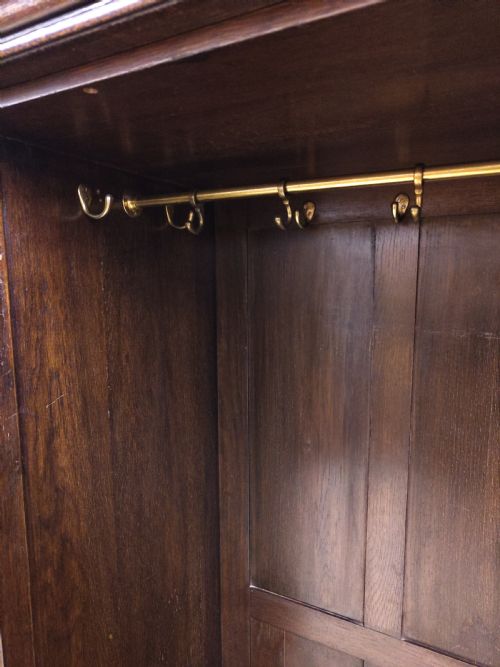 ANTIQUE GEOMETRIC SOLID OAK SINGLE HALL WARDROBE ARMOIRE - ADDITIONAL PHOTO 18