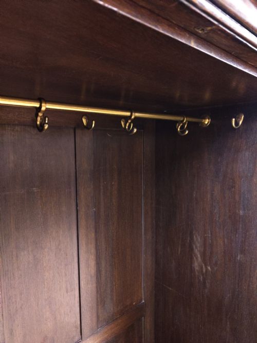 ANTIQUE GEOMETRIC SOLID OAK SINGLE HALL WARDROBE ARMOIRE - ADDITIONAL PHOTO 22