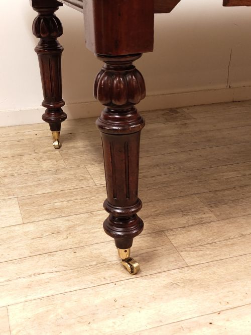 ANTIQUE VICTORIAN MAHOGANY EXTENDING DINING TABLE AND 8 DINING CHAIRS - ADDITIONAL PHOTO 4