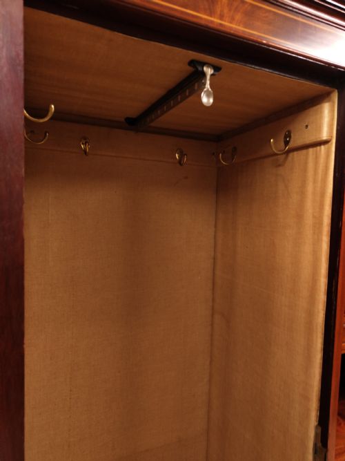 ANTIQUE EDWARDIAN BOOK MATCHED SATIN MAHOGANY DOUBLE WARDROBE COMPACTUM ARMOIRE - ADDITIONAL PHOTO 6