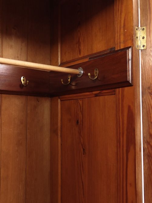 TALL ANTIQUE VICTORIAN PITCH PINE DOUBLE WARDROBE ARMOIRE - ADDITIONAL PHOTO 7