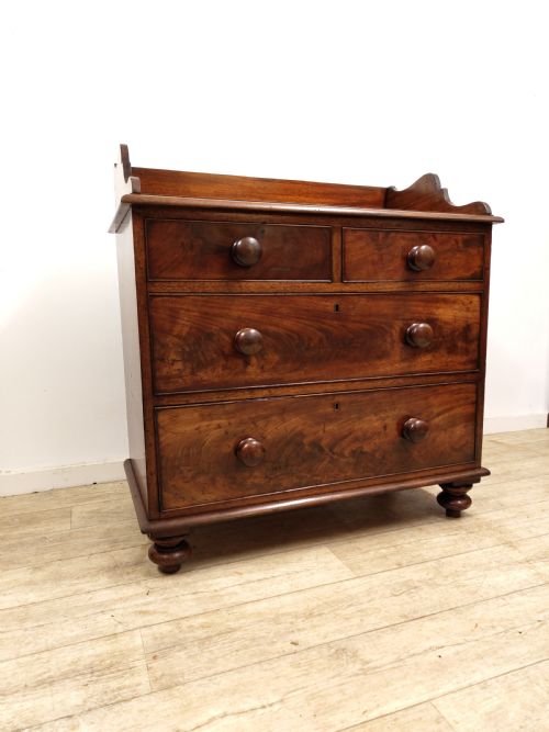 ANTIQUE VICTORIAN MAHOGANY GALLERY BACK CHEST OF DRAWERS - ADDITIONAL PHOTO 4