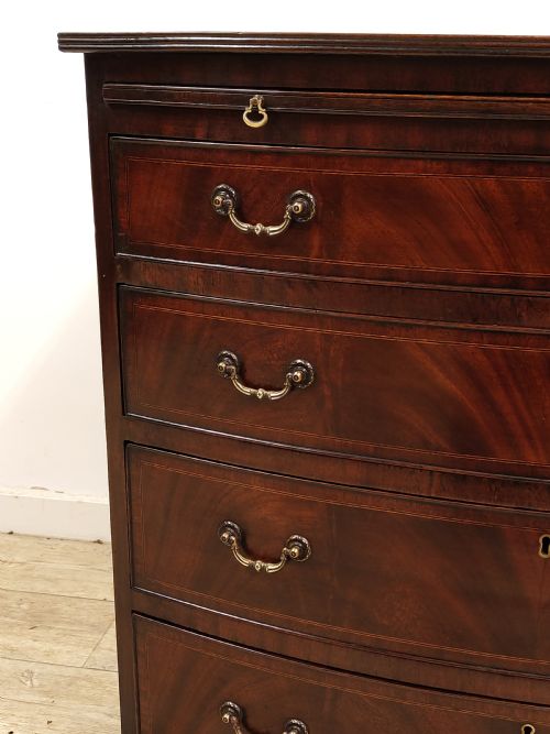 DIMINUTIVE ANTIQUE EDWARDIAN FLAME MAHOGANY BOW FRONT CHEST OF DRAWERS - ADDITIONAL PHOTO 12