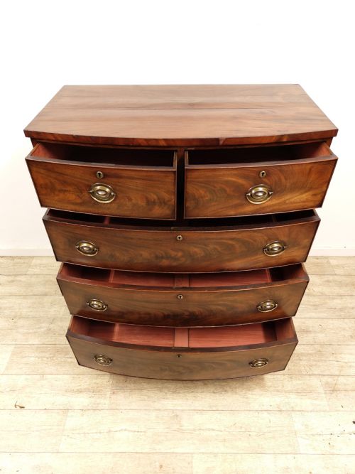 ANTIQUE 19TH CENTURY FLAME MAHOGANY BOW FRONT CHEST OF DRAWERS - ADDITIONAL PHOTO 6