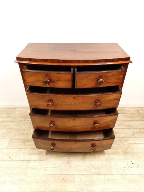ANTIQUE VICTORIAN MAHOGANY BOW FRONT CHEST OF DRAWERS - ADDITIONAL PHOTO 11