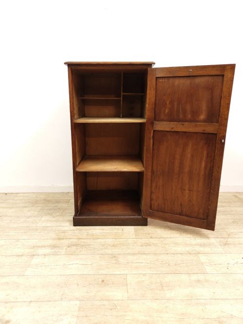 ANTIQUE EARLY 20TH CENTURY SOLID OAK SCHOOL CUPBOARD FROM AMPLEFORTH COLLEGE YORKSHIRE - ADDITIONAL PHOTO 7