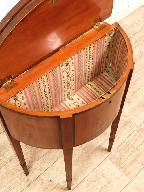 ANTIQUE LATE 18TH CENTURY SATINWOOD FOLD OVER DEMI LUNE GAMES TABLE - ADDITIONAL PHOTO 2