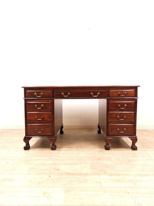 ANTIQUE EDWARDIAN CHIPPENDALE STYLE SOLID WALNUT LEATHER TOP PEDESTAL DESK - ADDITIONAL PHOTO 3