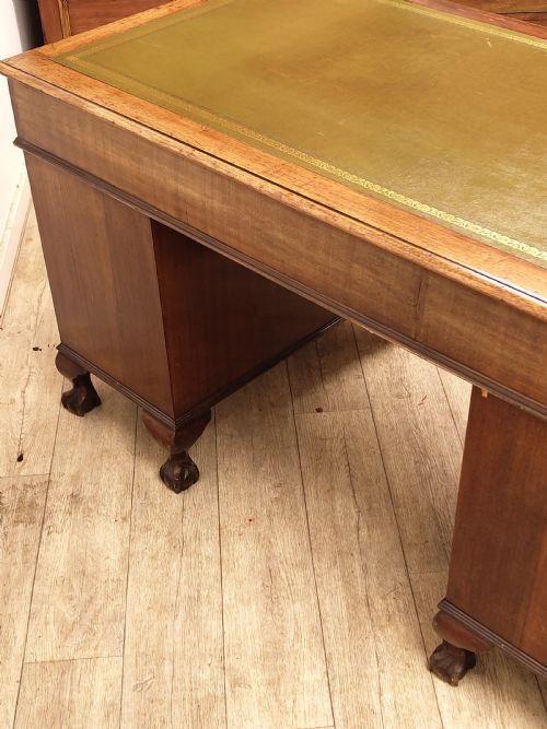 ANTIQUE EDWARDIAN CHIPPENDALE STYLE SOLID WALNUT LEATHER TOP PEDESTAL DESK - ADDITIONAL PHOTO 4