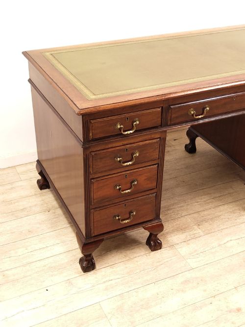 ANTIQUE EDWARDIAN CHIPPENDALE STYLE SOLID WALNUT LEATHER TOP PEDESTAL DESK - ADDITIONAL PHOTO 14
