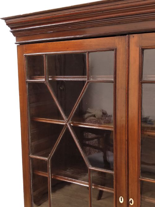 LARGE ANTIQUE SOLID MAHOGANY LATE GEORGIAN ASTRAGAL GLAZED ADJUSTABLE BOOKCASE - ADDITIONAL PHOTO 4