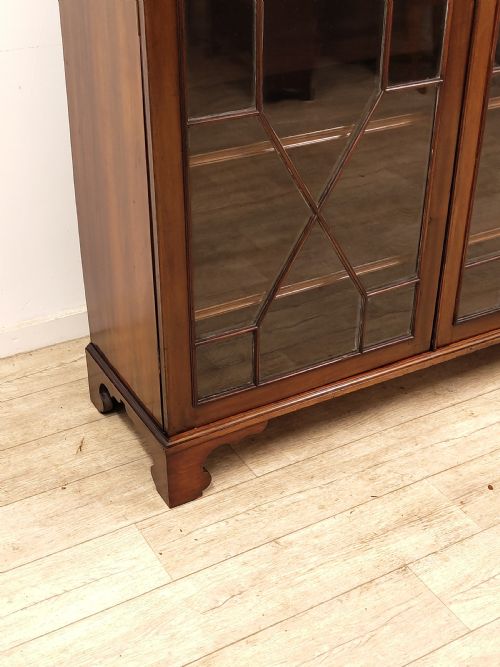 LARGE ANTIQUE SOLID MAHOGANY LATE GEORGIAN ASTRAGAL GLAZED ADJUSTABLE BOOKCASE - ADDITIONAL PHOTO 12