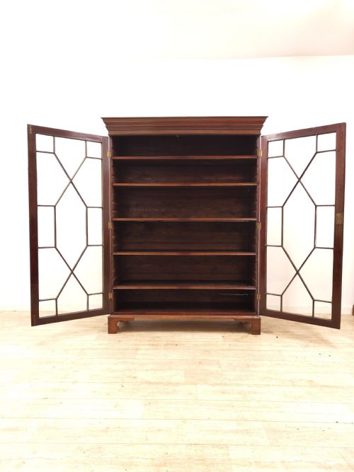 LARGE ANTIQUE SOLID MAHOGANY LATE GEORGIAN ASTRAGAL GLAZED ADJUSTABLE BOOKCASE - ADDITIONAL PHOTO 13