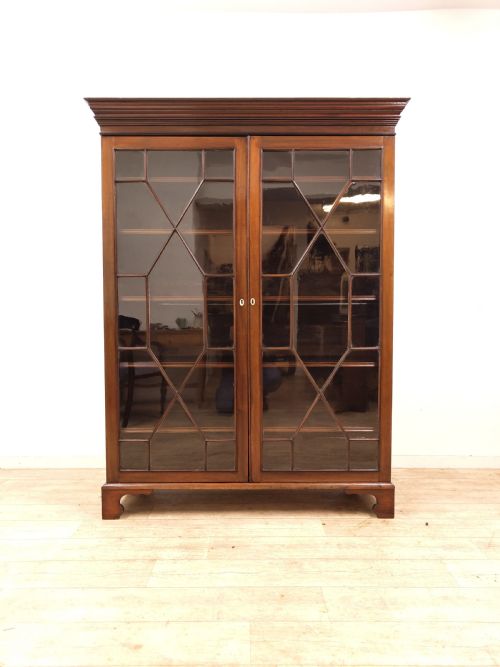LARGE ANTIQUE SOLID MAHOGANY LATE GEORGIAN ASTRAGAL GLAZED ADJUSTABLE BOOKCASE - ADDITIONAL PHOTO 16