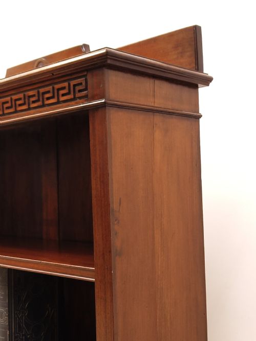 SMALL ANTIQUE EDWARDIAN SOLID MAHOGANY ADJUSTABLE OPEN BOOKCASE - ADDITIONAL PHOTO 1