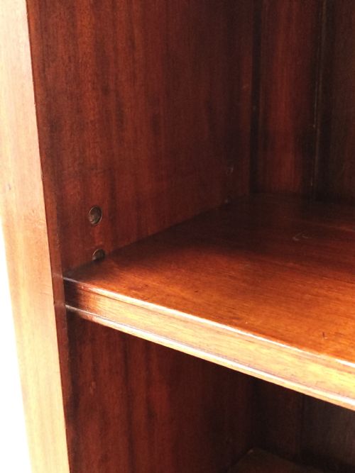 SMALL ANTIQUE EDWARDIAN SOLID MAHOGANY ADJUSTABLE OPEN BOOKCASE - ADDITIONAL PHOTO 4
