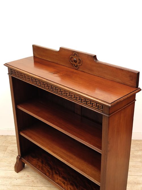 SMALL ANTIQUE EDWARDIAN SOLID MAHOGANY ADJUSTABLE OPEN BOOKCASE - ADDITIONAL PHOTO 5