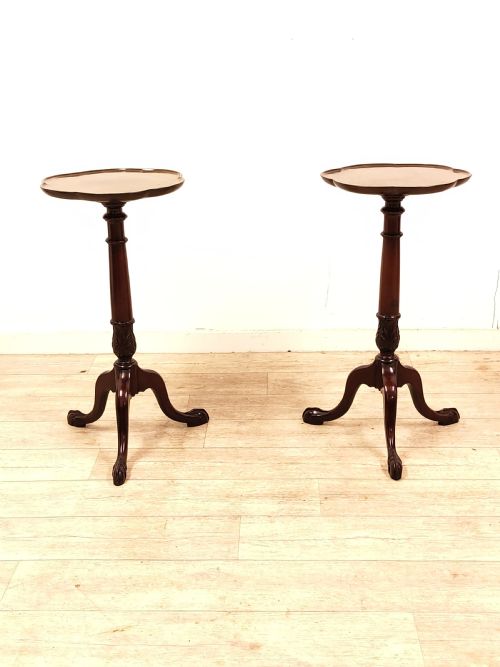 A FINE AND VERY RARE PAIR OF 19TH CENTURY SOLID MAHOGANY WINE KETTLE TABLES WITH SCALLOPED TOPS - ADDITIONAL PHOTO 10