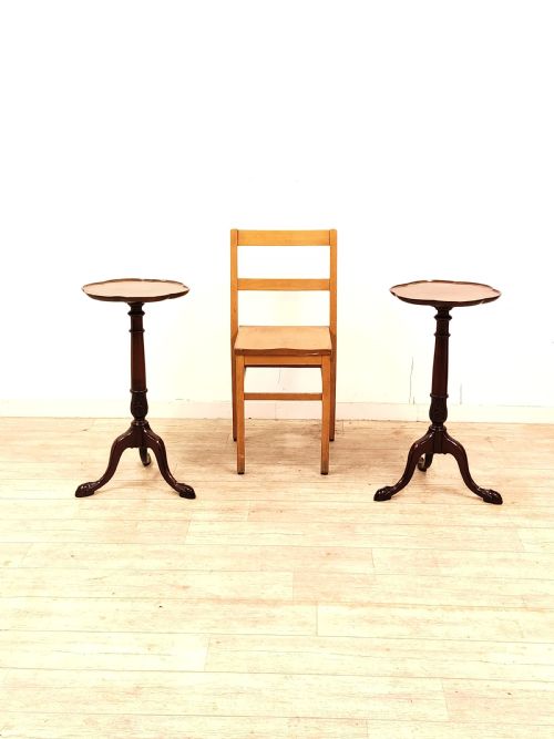 A FINE AND VERY RARE PAIR OF 19TH CENTURY SOLID MAHOGANY WINE KETTLE TABLES WITH SCALLOPED TOPS - ADDITIONAL PHOTO 11