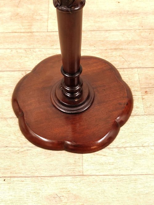 A FINE AND VERY RARE PAIR OF 19TH CENTURY SOLID MAHOGANY WINE KETTLE TABLES WITH SCALLOPED TOPS - ADDITIONAL PHOTO 14