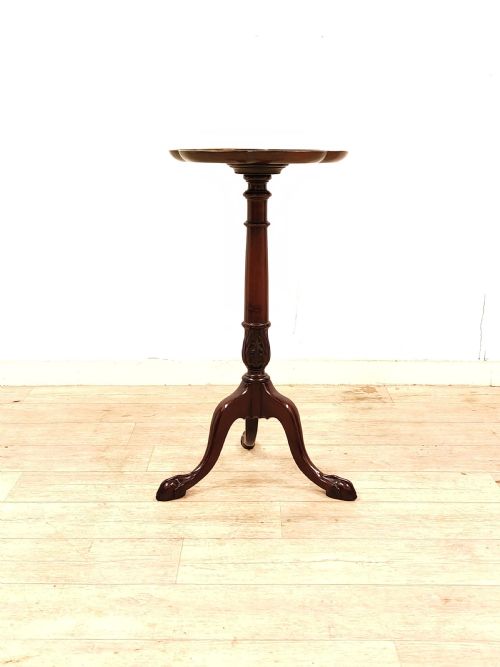 A FINE AND VERY RARE PAIR OF 19TH CENTURY SOLID MAHOGANY WINE KETTLE TABLES WITH SCALLOPED TOPS - ADDITIONAL PHOTO 17
