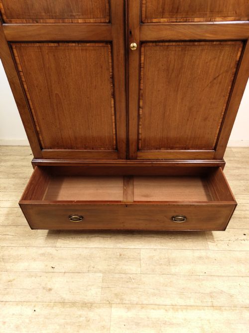 ANTIQUE EDWARDIAN SOLID MAHOGANY DOUBLE WARDROBE LINEN PRESS ARMOIRE COMPACTUM - ADDITIONAL PHOTO 13