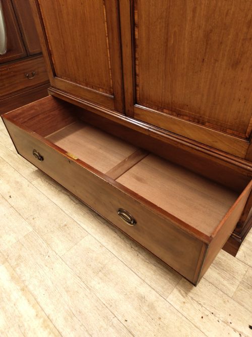 ANTIQUE EDWARDIAN SOLID MAHOGANY DOUBLE WARDROBE LINEN PRESS ARMOIRE COMPACTUM - ADDITIONAL PHOTO 3