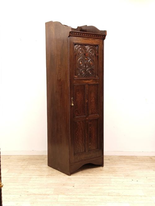 ANTIQUE SOLID CARVED OAK GEOMETRIC SINGLE HALL WARDROBE ARMOIRE COMPACTUM - ADDITIONAL PHOTO 1