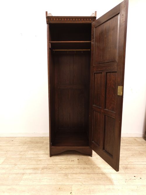 ANTIQUE SOLID CARVED OAK GEOMETRIC SINGLE HALL WARDROBE ARMOIRE COMPACTUM - ADDITIONAL PHOTO 9