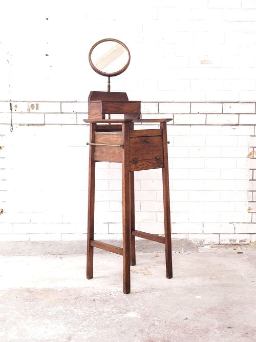 antique arts crafts solid golden oak vanity wash stand - CATEGORY: ANTIQUE DRESSING TABLES - DATED EDWARDIAN