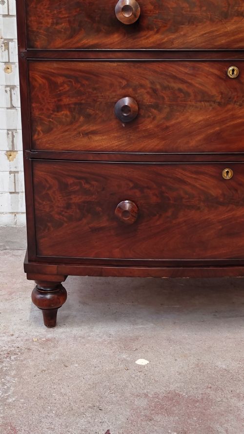 ANTIQUE VICTORIAN FLAME MAHOGANY BOW FRONT CHEST OF DRAWERS - ADDITIONAL PHOTO 6