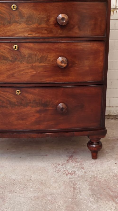 ANTIQUE VICTORIAN FLAME MAHOGANY BOW FRONT CHEST OF DRAWERS - ADDITIONAL PHOTO 7