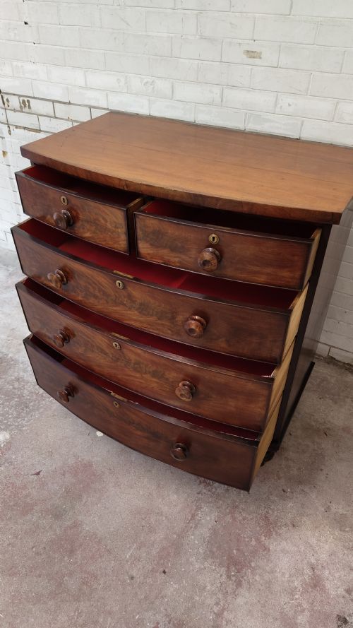 ANTIQUE VICTORIAN FLAME MAHOGANY BOW FRONT CHEST OF DRAWERS - ADDITIONAL PHOTO 8