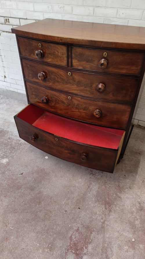 ANTIQUE VICTORIAN FLAME MAHOGANY BOW FRONT CHEST OF DRAWERS - ADDITIONAL PHOTO 9