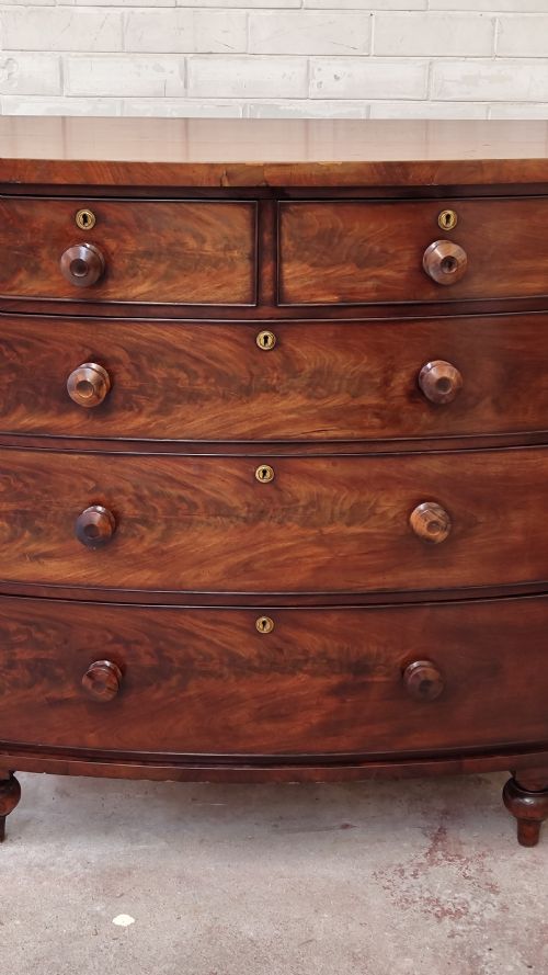 ANTIQUE VICTORIAN FLAME MAHOGANY BOW FRONT CHEST OF DRAWERS - ADDITIONAL PHOTO 11
