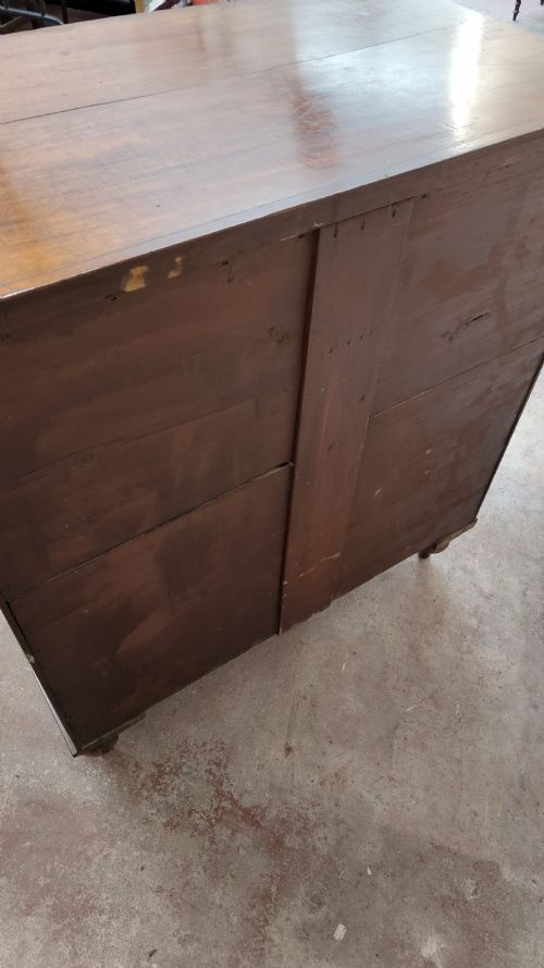 ANTIQUE VICTORIAN FLAME MAHOGANY BOW FRONT CHEST OF DRAWERS - ADDITIONAL PHOTO 12
