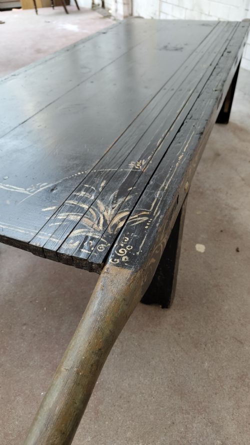 ANTIQUE VICTORIAN PINE EBONISED AND GILDED PIG STRETCHER COFFEE TABLE - ADDITIONAL PHOTO 1