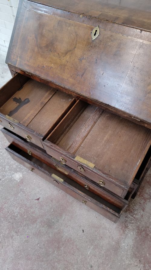 ANTIQUE QUEEN ANNE PERIOD SOLID WALNUT WRITING BUREAU ON CHEST - ADDITIONAL PHOTO 7