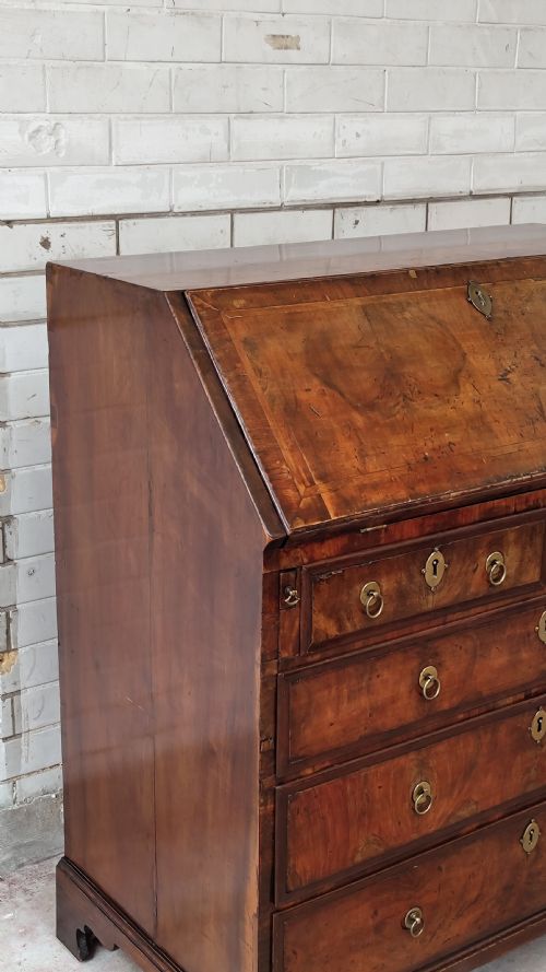 ANTIQUE QUEEN ANNE PERIOD SOLID WALNUT WRITING BUREAU ON CHEST - ADDITIONAL PHOTO 8